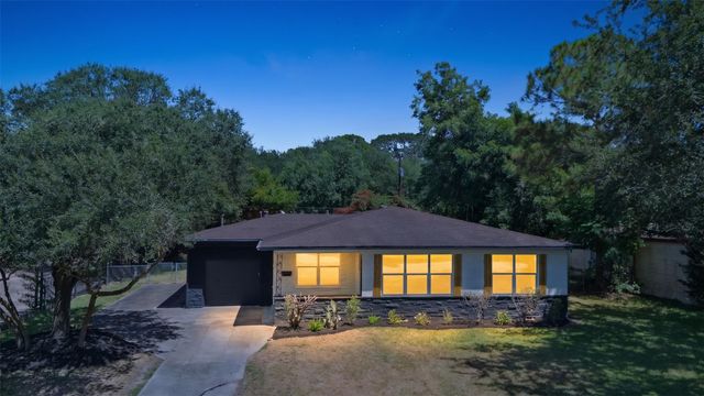 1405 W Crockett Street, La Marque, TX 77568