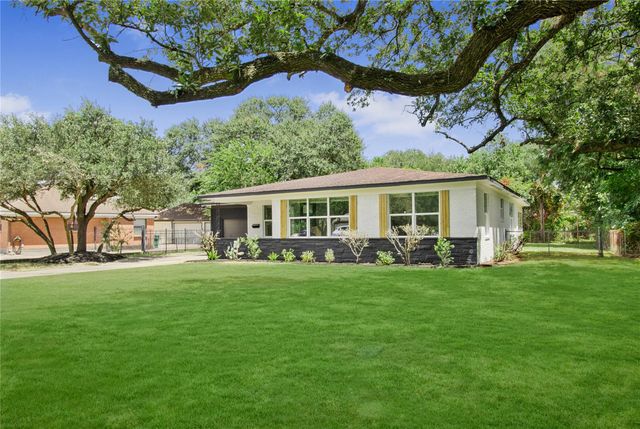1405 W Crockett Street, La Marque, TX 77568