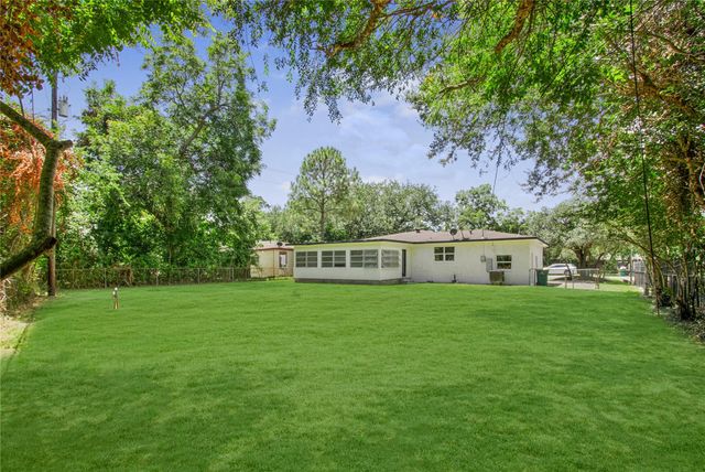 1405 W Crockett Street, La Marque, TX 77568