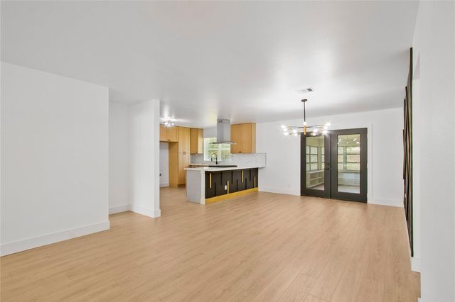 1405 W Crockett Street, La Marque, TX 77568