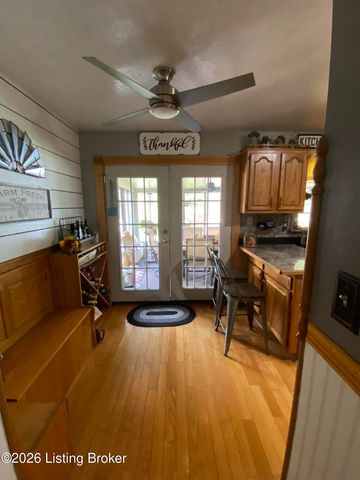 9512 Shoshone Way, Louisville, KY 40258