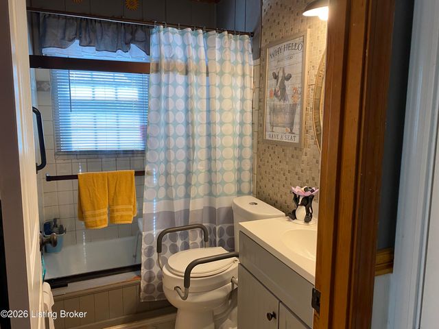 9512 Shoshone Way, Louisville, KY 40258