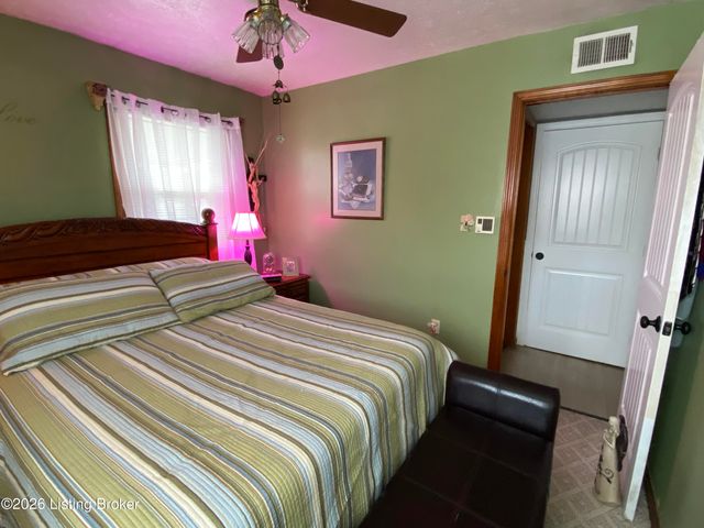 9512 Shoshone Way, Louisville, KY 40258