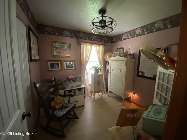 9512 Shoshone Way, Louisville, KY 40258