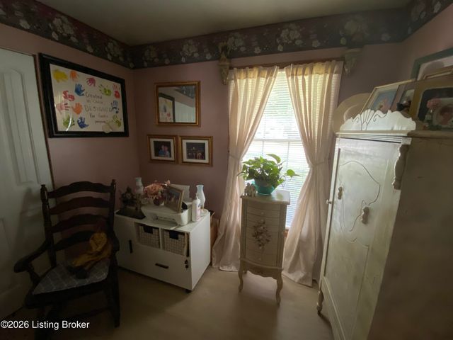 9512 Shoshone Way, Louisville, KY 40258