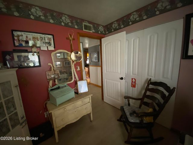 9512 Shoshone Way, Louisville, KY 40258
