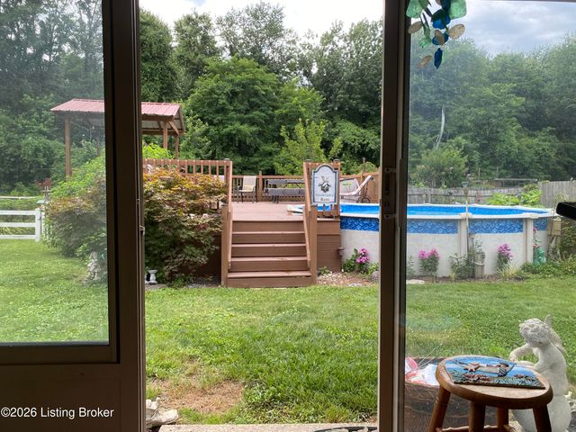 9512 Shoshone Way, Louisville, KY 40258