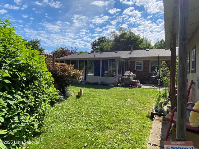 9512 Shoshone Way, Louisville, KY 40258