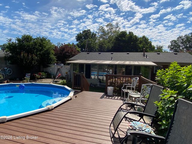 9512 Shoshone Way, Louisville, KY 40258