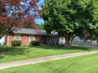 9512 Shoshone Way, Louisville, KY 40258