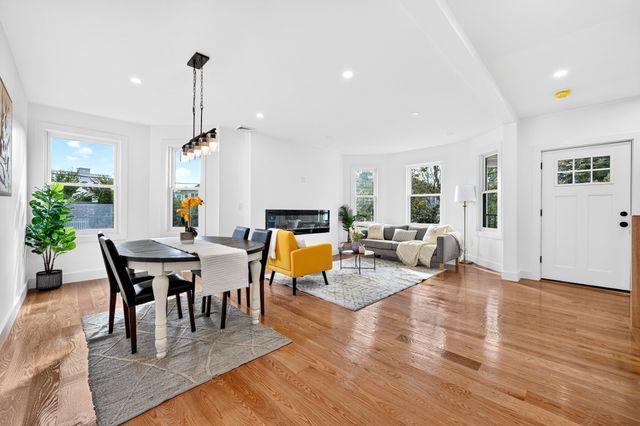 44 Walden St 44, Cambridge, MA 02140