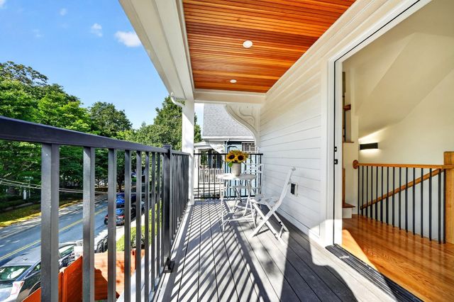 44 Walden St 44, Cambridge, MA 02140