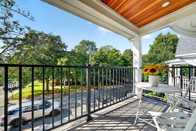 44 Walden St 44, Cambridge, MA 02140