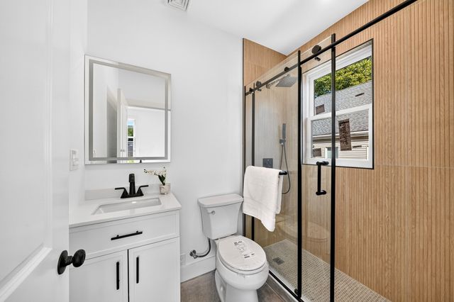 44 Walden St 44, Cambridge, MA 02140