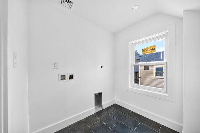 44 Walden St 44, Cambridge, MA 02140