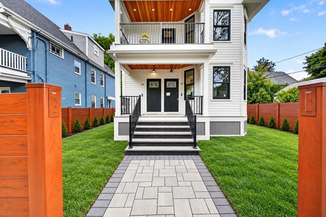 44 Walden St 44, Cambridge, MA 02140
