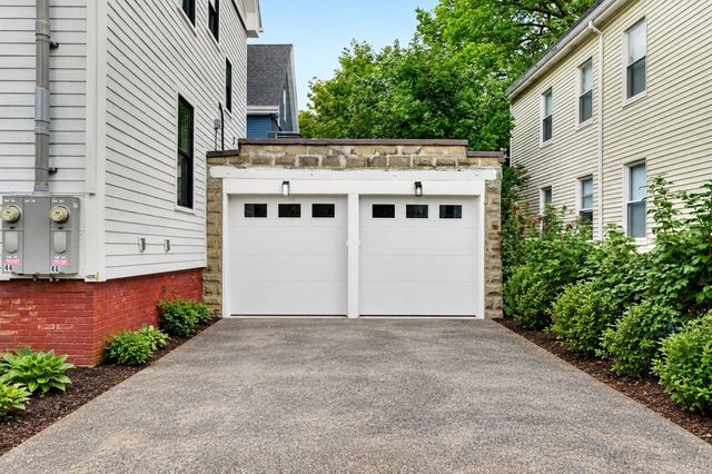 44 Walden St 44, Cambridge, MA 02140