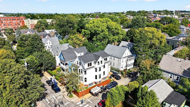44 Walden St 44, Cambridge, MA 02140