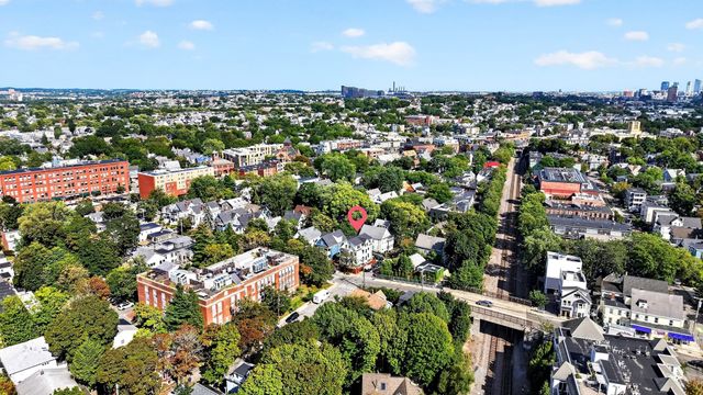 44 Walden St 44, Cambridge, MA 02140