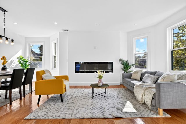 44 Walden St 44, Cambridge, MA 02140