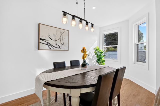 44 Walden St 44, Cambridge, MA 02140