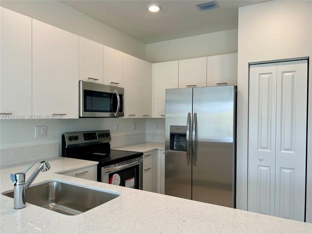 12713 NW 24th Ave, Miami, FL 33167