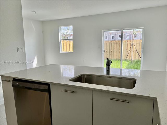 12713 NW 24th Ave, Miami, FL 33167