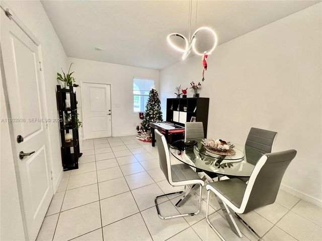 12713 NW 24th Ave, Miami, FL 33167