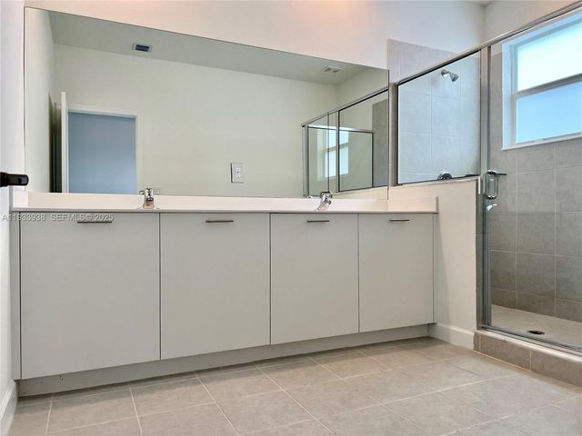 12713 NW 24th Ave, Miami, FL 33167