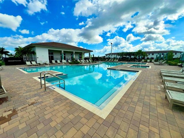 12713 NW 24th Ave, Miami, FL 33167