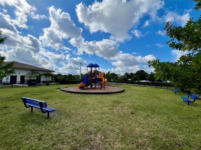 12713 NW 24th Ave, Miami, FL 33167