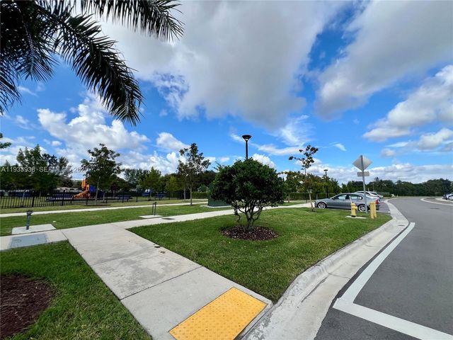 12713 NW 24th Ave, Miami, FL 33167