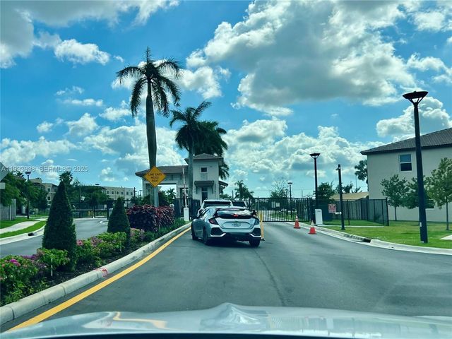 12713 NW 24th Ave, Miami, FL 33167