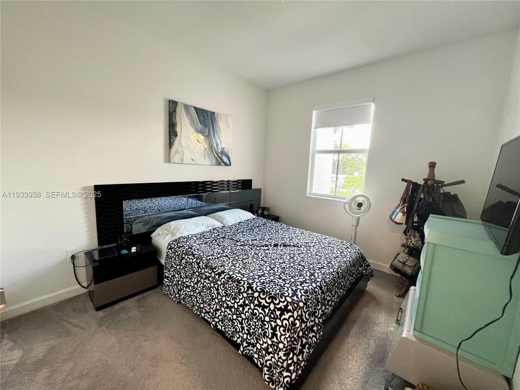 12713 NW 24th Ave, Miami, FL 33167