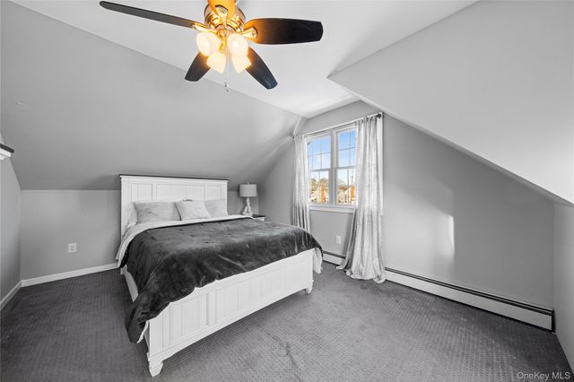 60 Pickwick Lane, North Babylon, NY 11703