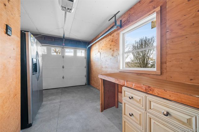 60 Pickwick Lane, North Babylon, NY 11703