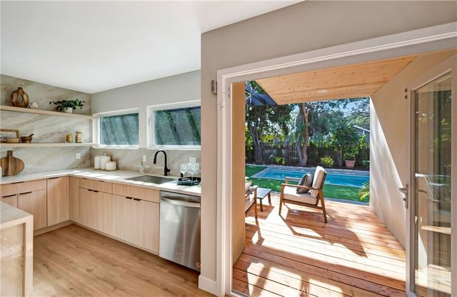 22122 Costanso, Woodland Hills, CA 91364