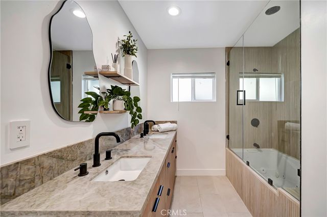 22122 Costanso, Woodland Hills, CA 91364