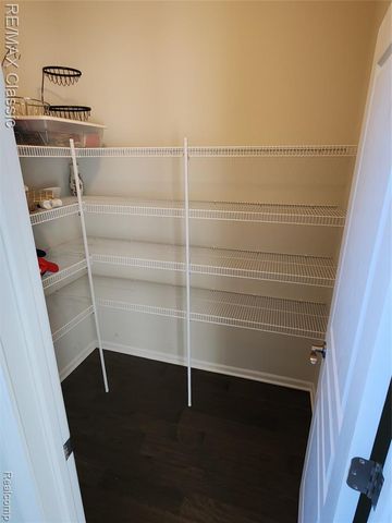 5887 Northford, Canton, MI 48187