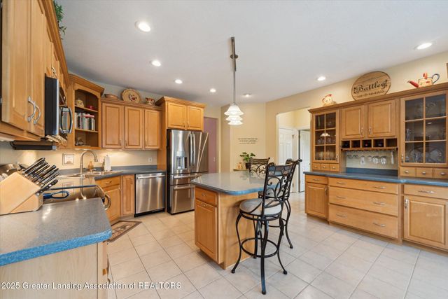 11195 Prestwick Drive, Lansing, MI 48917