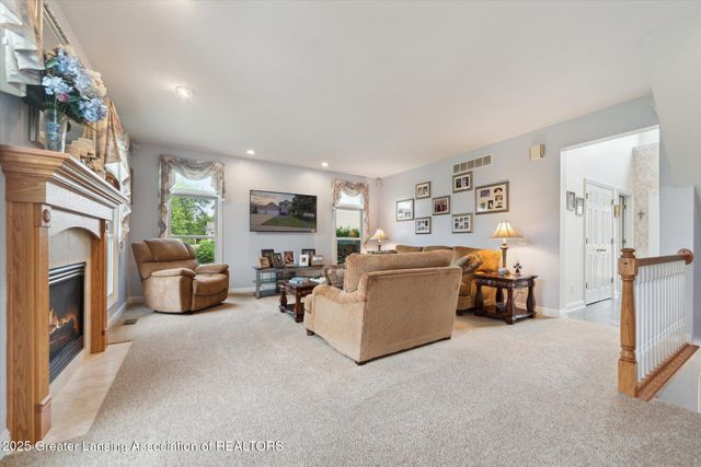 11195 Prestwick Drive, Lansing, MI 48917