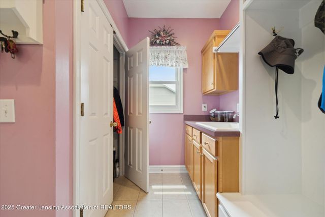 11195 Prestwick Drive, Lansing, MI 48917