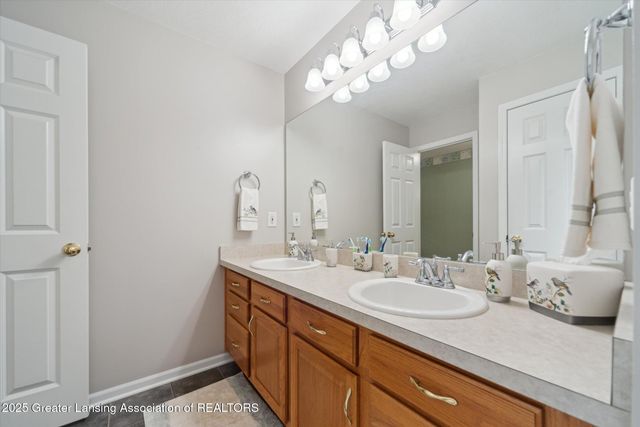 11195 Prestwick Drive, Lansing, MI 48917