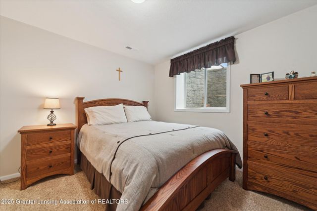 11195 Prestwick Drive, Lansing, MI 48917