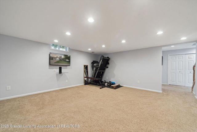 11195 Prestwick Drive, Lansing, MI 48917