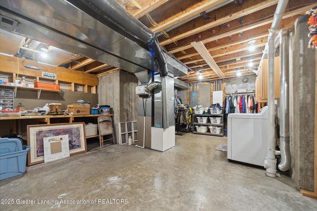 11195 Prestwick Drive, Lansing, MI 48917