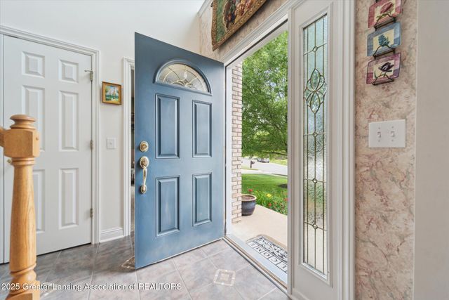 11195 Prestwick Drive, Lansing, MI 48917