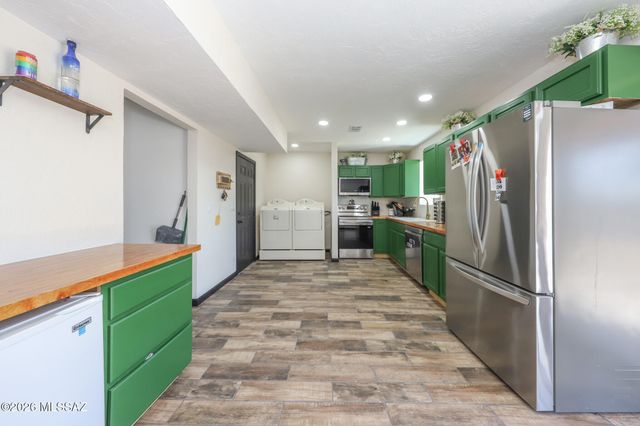 3251 S Serena Circle, Tucson, AZ 85730