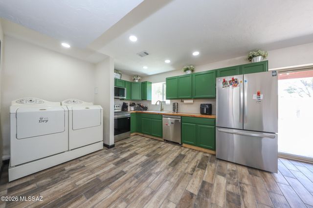 3251 S Serena Circle, Tucson, AZ 85730