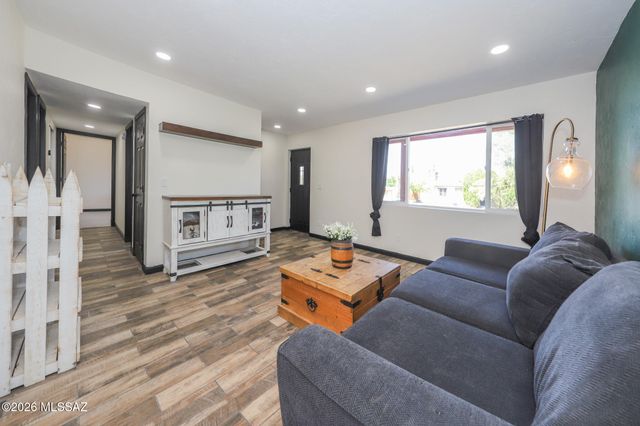 3251 S Serena Circle, Tucson, AZ 85730